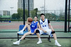 李航、黄银婷：篮坛又添“神雕侠侣”图片