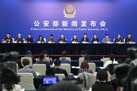 是什么问题让吴京、黄渤、韩寒、沈腾齐声讨？图片
