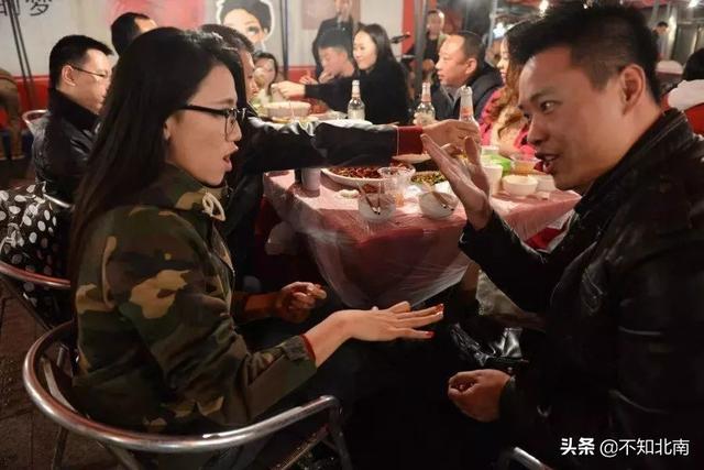 酒桌上猜码是广西一直流传至今的文化现象，但有些风气也应杜绝