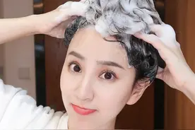 洗头时做到这4点，头发越来越浓密，掉发情况也少了，尤其第3点图片