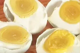 咸鸭蛋有“年轮”这是怎么回事？来自咸鸭蛋上面的“密码”大揭秘视频封面