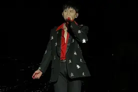 “张杰受伤”后续：演唱会主办方再发声明，将向舞台搭建公司追责图片