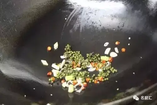 油炸鱼鳔的做法 2026年油炸鱼鳔的做法视频教程大全 油炸鱼鳔的做法 2026年油炸鱼鳔的做法视频教程大全