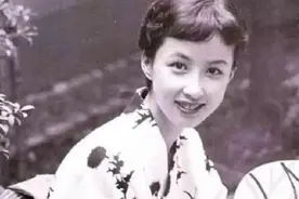 19岁迷倒总统，22岁成功上位成总统夫人，晚年大跳钢管舞！图片