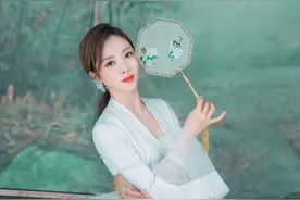 央视美女主持人李思思，一身改良汉服造型太惊艳，气质就是不一样图片