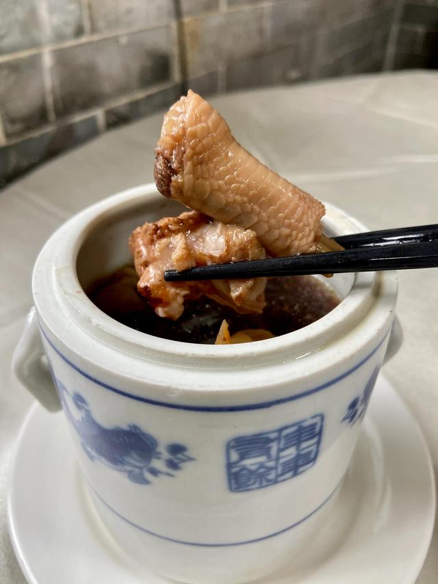 菊花可以和花胶一起煮吗 吃花胶可以喝菊花茶吗