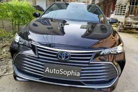 B+级轿车的“天花板”，丰田亚洲龙图片