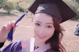 有一个，美丽的小女孩，她的名字，叫做唐熙图片
