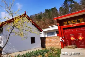 据说海拔1.2千米左右是最宜居的高度，这个山村正好符合这一条件图片