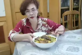 贾梅做直播带货分歧很大……图片