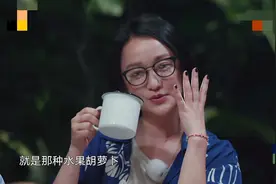 周迅大方素颜出镜，肤质暗沉但紧致，自揭目击黄磊心脏病发被抬走图片