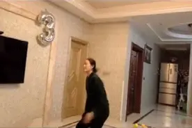网红“精分姑姑”的育儿法虽浮夸，却成功抓住了教育的3点精髓图片