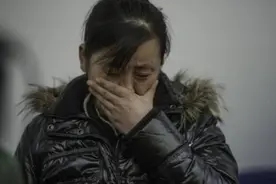 20岁大男孩的恋母情结，让母亲苦不堪言，儿子你知道妈妈的感受吗图片
