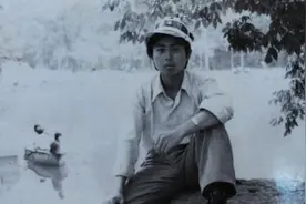 海子：以梦为马，15岁上北大，25岁卧轨自杀，我的死与任何人无关图片
