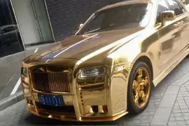 创业四年身家上亿，26岁小伙买黄金劳斯莱斯，配五连号车牌图片