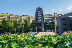 沾沾喜气！广西高考“捡漏王”诞生，569分被北京师范大学录取图片