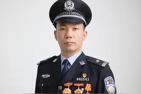津门政法榜样丨天津日报：穿梭在虚拟与现实间守望正义图片