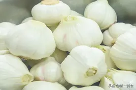 同样是大蒜，“白皮”和“紫皮”之间啥区别？知道以后别再乱买了图片