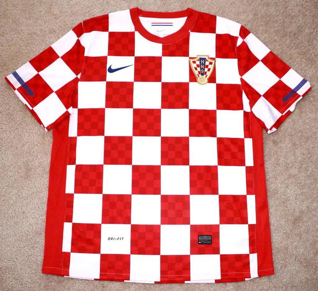 乐途球衣"民康物阜"(手游世界-2022年最新版本)-中国游戏门户站