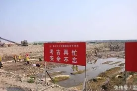 四川村民打捞出一枚金印，卖出了1300万高价，三年后他却懊悔不已图片