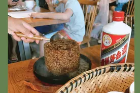 从上海名媛群再到PUA培训班里的男版名媛，外面世界如此虚假图片