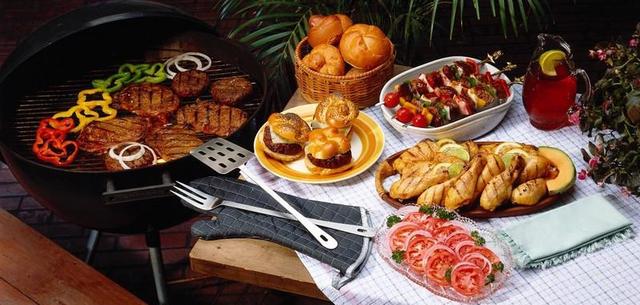 这种水果你吃过吗，绵软能用吸管嘬，其中良品晒干晾制后还有流心