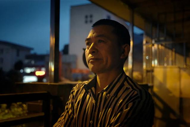 这些被互联网遗忘的家庭，他跟拍了12年：一度哭到拍不下去