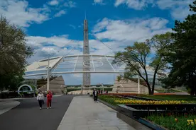 沈阳世博园让游客享受到赏花观景娱乐休闲一站式综合游玩图片