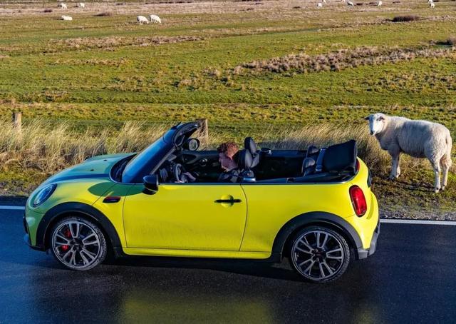 mini jcw:这台小型敞篷车,2.0t 8at!6.5秒就能破百