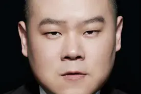 岳云鹏自认长相普通，细算花近四十万可整成邓伦，被老婆无情吐槽图片