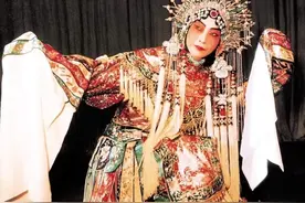 京剧名家王吟秋离世，胡文阁至今单身，男旦不能入戏太深图片