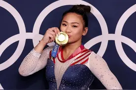 她是美国首位苗族裔奥运冠军，是美国的骄傲图片