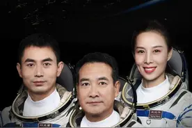 忆往昔，“神五”首航十八年；今出征，“神十三”续新篇图片