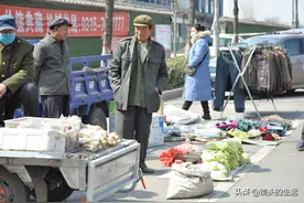 农村“不婚”兄弟俩相依为命，分工协作找好“养老人”，看咋回事图片