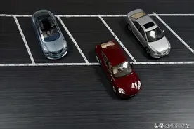 倒车影像的绿、黄、红三道线，各表示多少距离，怎么看才准确图片