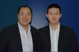 被宋丹丹喊话炮轰后，英达仍对儿子区别对待，不理巴图偏爱巴颜？图片