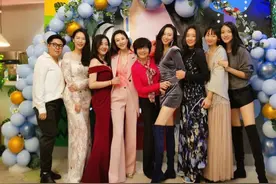 世界小姐冠军张梓琳晒与她好友们，身材惊艳，腿更是长得令人羡慕图片