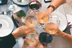 喝红酒后会脸红是什么回事？图片
