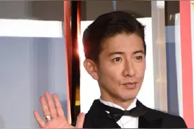 48岁木村拓哉气质依旧，穿西装显成熟魅力，与34岁长泽雅美再合作图片