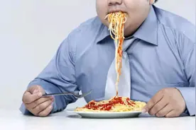 为什么说“睡觉”比“吃饭、喝水”都重要？改善睡眠可用2个方法图片