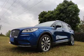 27.4万提了林肯冒险家，再开朋友的凯迪拉克XT5，车主：差距明显图片