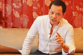 "澳门教父"尹国驹巅峰时期有多狂？手握10万小弟，张子强向他下跪图片