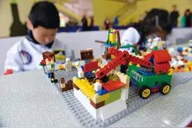 美国心理学家：“玩具多”和“玩具少”的孩子，未来成就区别很大图片