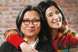 吴君如56岁生日，弟弟吴君祥晒合影庆祝，姐弟俩长相相似感情好图片