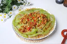 5月，宁可不吃肉也要吃它，蒸一蒸不放肉也鲜美，主食和菜一锅出图片