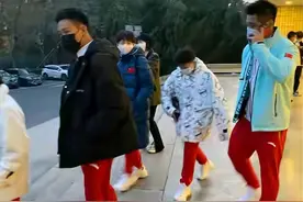 变化大！杨倩面部圆润发福严重，全红婵腋下“夹水杯”像大老板图片