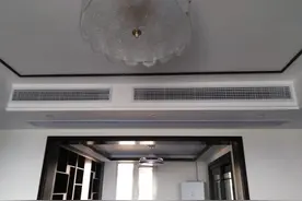 大金家用中央空调安装到家，制暖效果不如意！工作人员建议，最好关闭客餐厅的其中1台设备，再使用其余空调图片