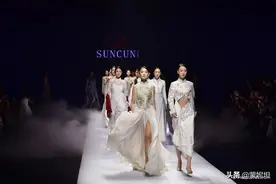 看时装看化妆造型，如何转换上帝视角看秀图片
