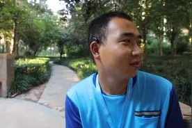 90后听障外卖骑手月入过万，同事：他天性乐观，梦想是开一家饭馆图片