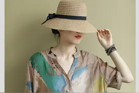 浙江新出一妈妈装：叫薄外套，比旗袍还洋气，薄而不冰防晒又透气图片